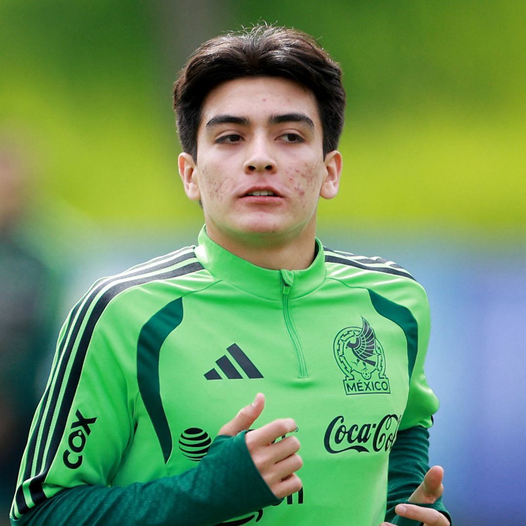 Gilberto Mora durante un entrenamiento con la Selección Mexicana